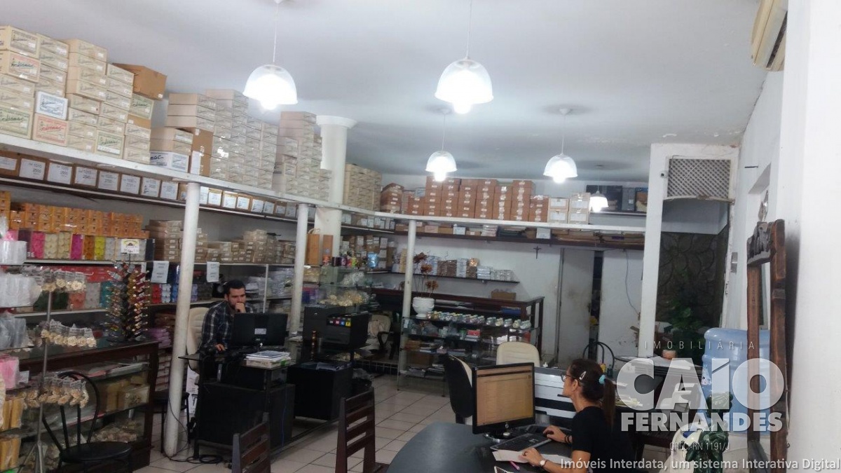 PONTO COMERCIAL NA CIDADE ALTA - 3